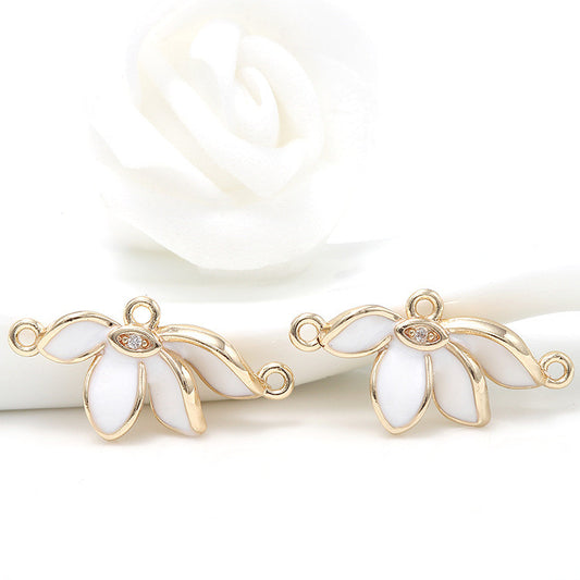 5 doppelt geschlungene Magnolien-Charm-Verbindungsstücke aus Emaille, Epoxid-Strasssteinen, verziert mit 14-karätigem GF