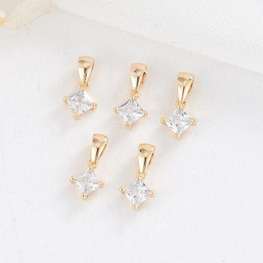 Pendentif à breloque 10 diamants orné de strass 14K GF