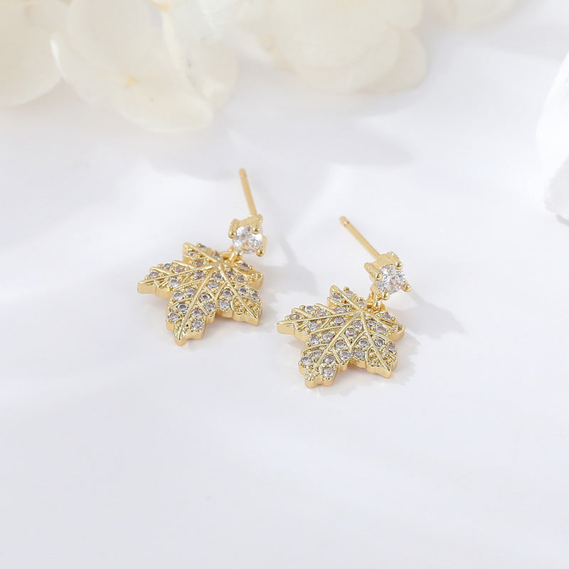 4 boucles d'oreilles à tige en forme de cœur et d'arbre de Noël en forme de feuille d'érable 14 carats GF ornées de strass