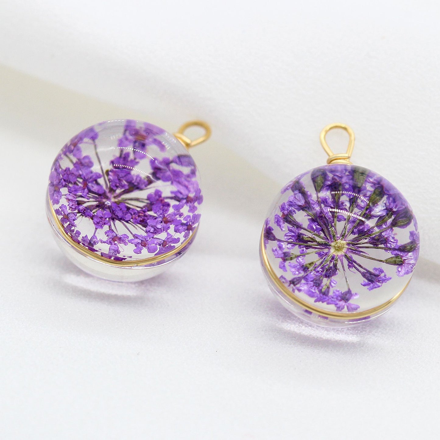 2 fils enveloppés de vraie fleur à l'intérieur d'un dôme en verre rond, pendentif à breloque 14K GF