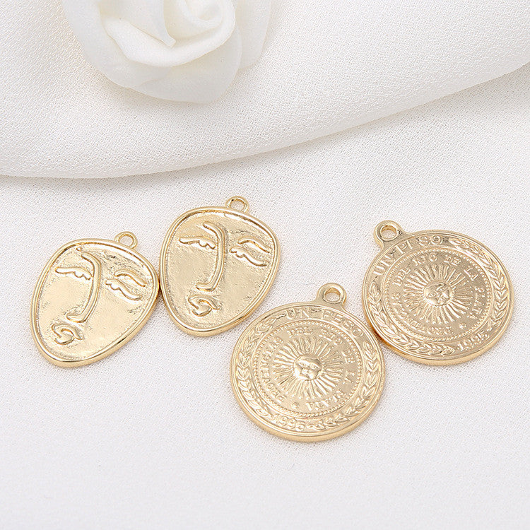 2 pendentifs à breloque en forme de portrait floral 14K GF