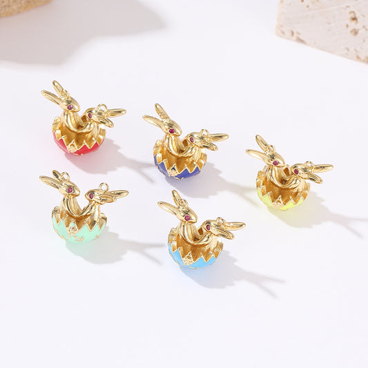 2 Paar Kaninchen im Ei-Charm-Anhänger, Emaille, Epoxidharz, Strass, verziert mit 14-karätigem GF