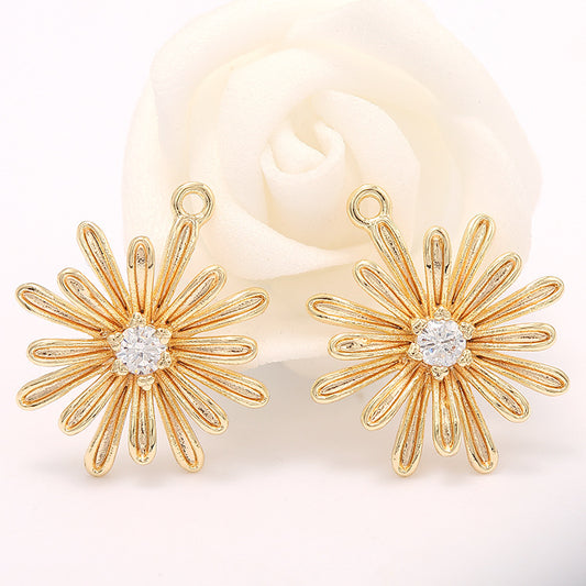 10 Gänseblümchen-Charm-Anhänger mit Strassverzierung aus 14-karätigem GF