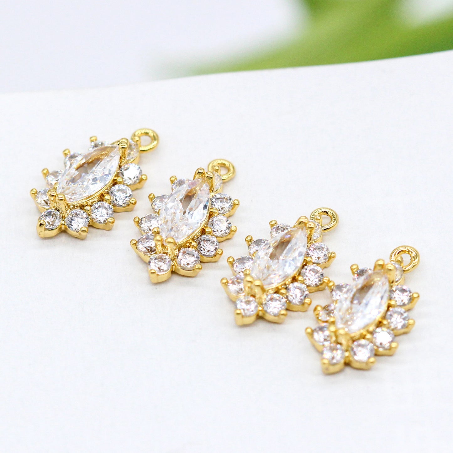20 minuscules pendentifs à breloque olive strass embellis 14K GF