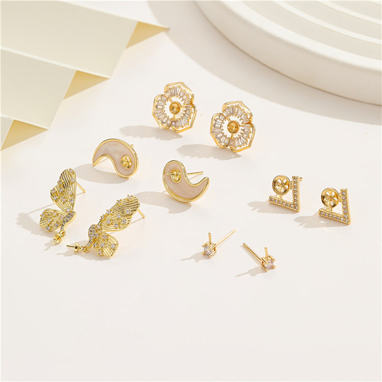 4 boucles d'oreilles florales à tige ornées de strass 14 carats GF, perles semi-percées vierges