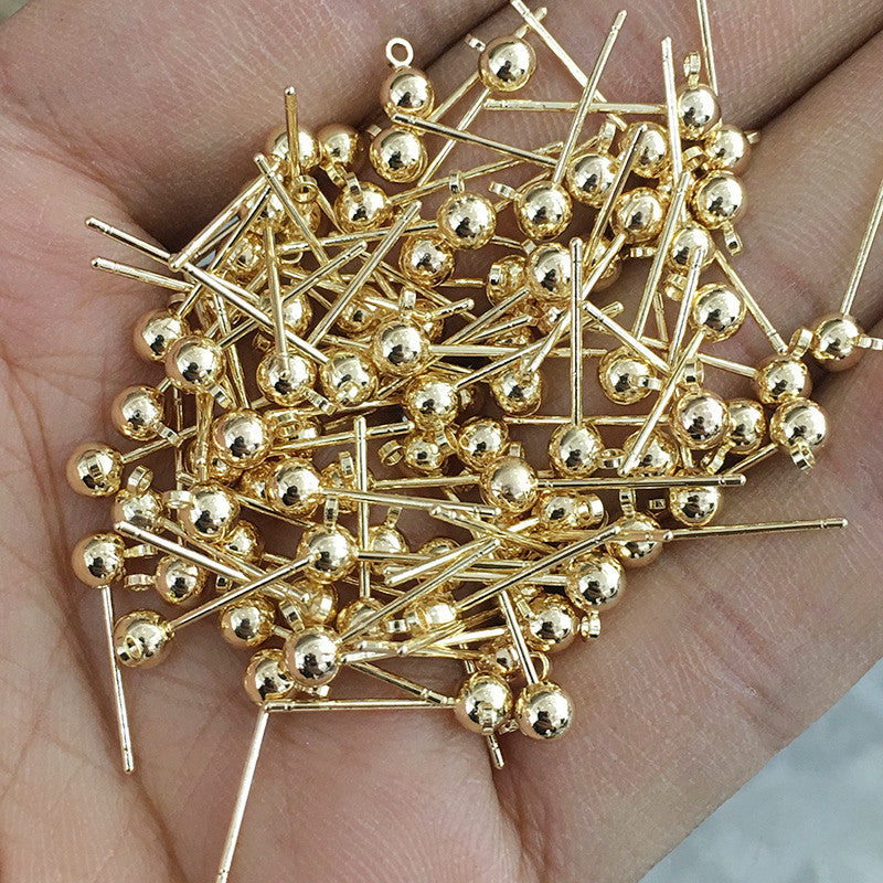 50 boucles d'oreilles à tige en perles rondes brillantes avec boucle 14K GF