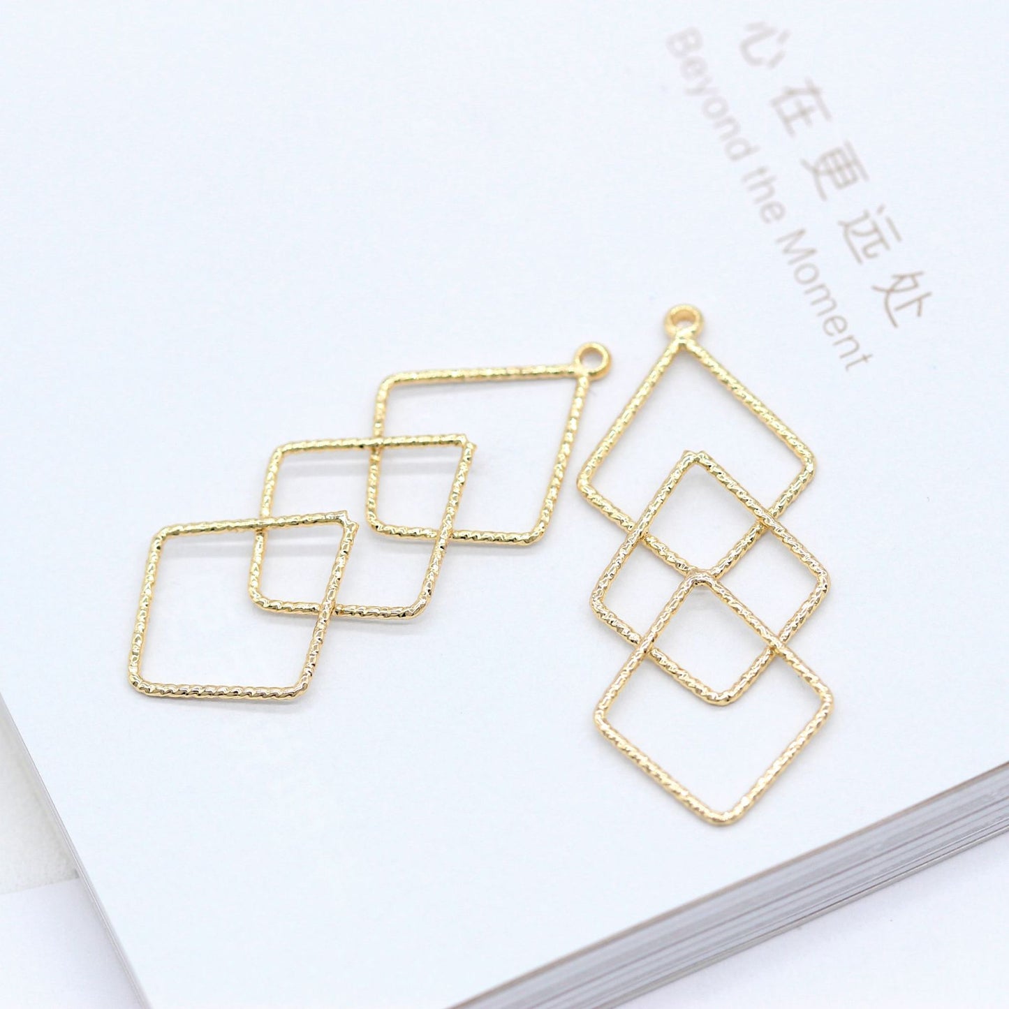 20 Pendentif à breloque cercle à trois diamants fondants 14K GF