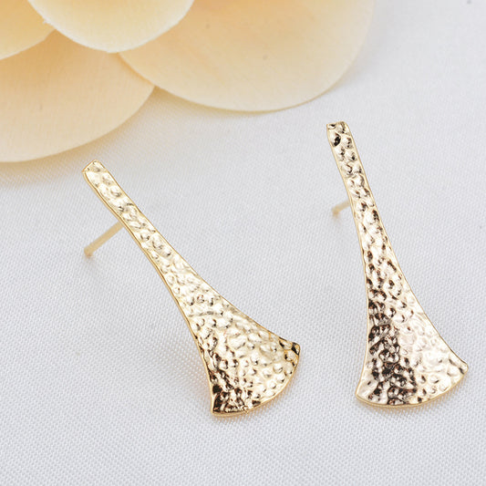 20 boucles d'oreilles à tige en forme d'éventail martelées avec boucle d'oreille 14K GF