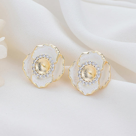4 Blumen-Ohrstecker, Emaille, Epoxidharz, Strass verziert, 14K GF-Ohrring, halbgebohrte Perle, Rohling