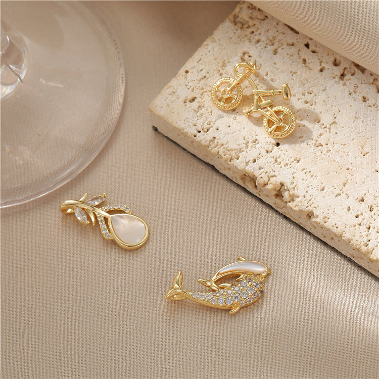 2 pendentif de charme de vélo de dauphin de plume de paon orné de strass 14K GF