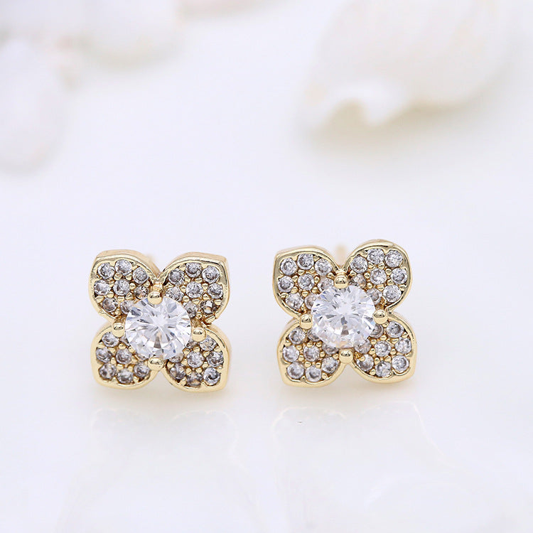 4 boucles d'oreilles florales à tige ornées de strass GF 14 carats