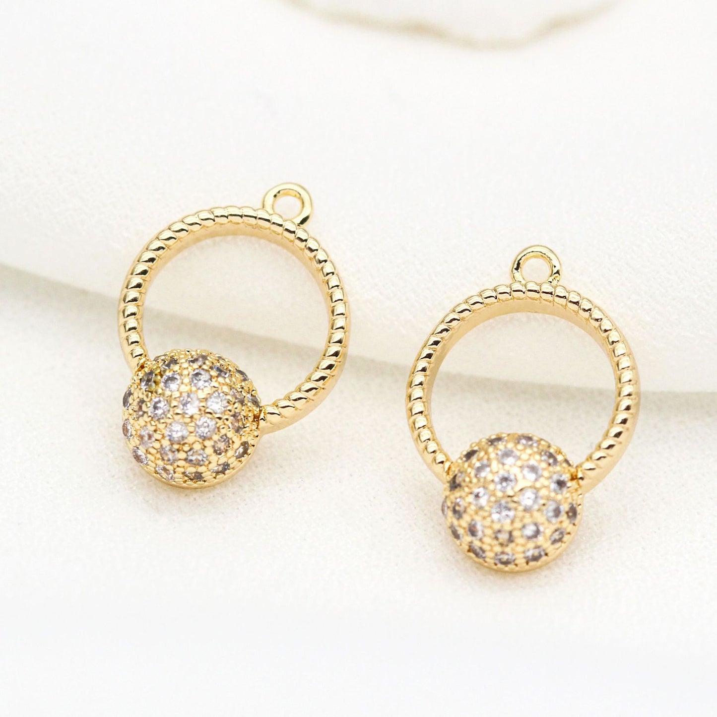 20 pendentifs à breloques ronds ornés de strass 14K GF
