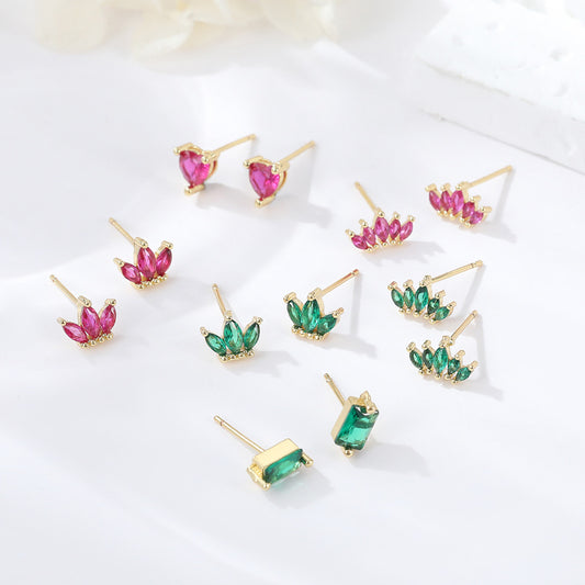 4 boucles d'oreilles à tige avec couronne à trois feuilles, ornées de strass 14K GF