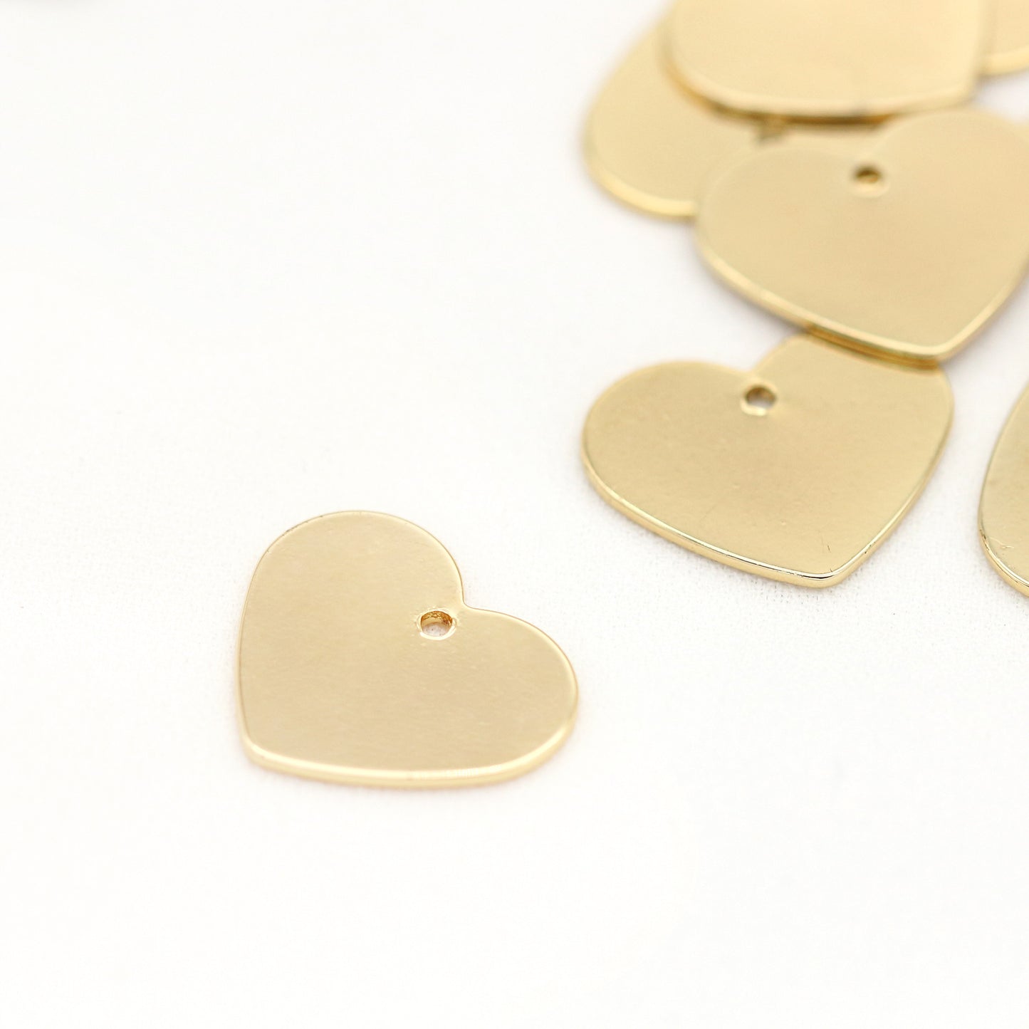 10 pendentif à breloque en forme de cœur brillant 14K GF
