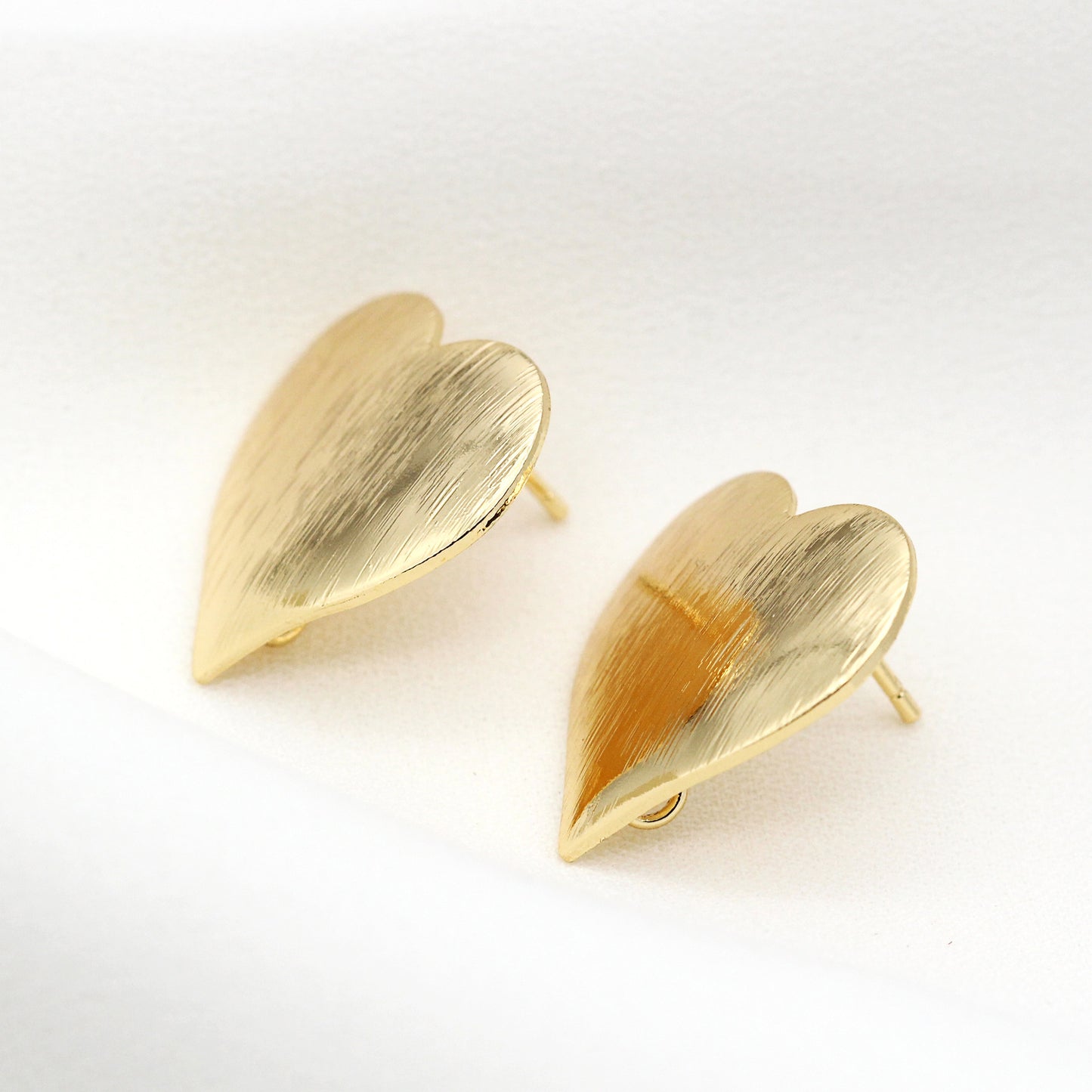 20 boucles d'oreilles courbées en forme d'étoile et de cœur givré avec boucle d'oreille 14K GF