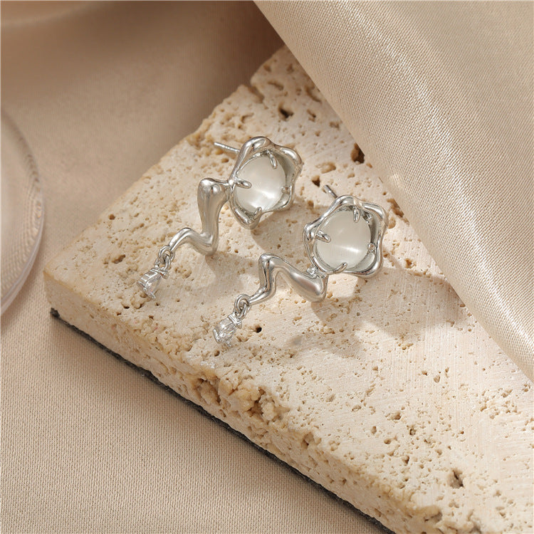 4 boucles d'oreilles à tige en forme de cercle semi-chaîne Flash 14K GF ornées de strass