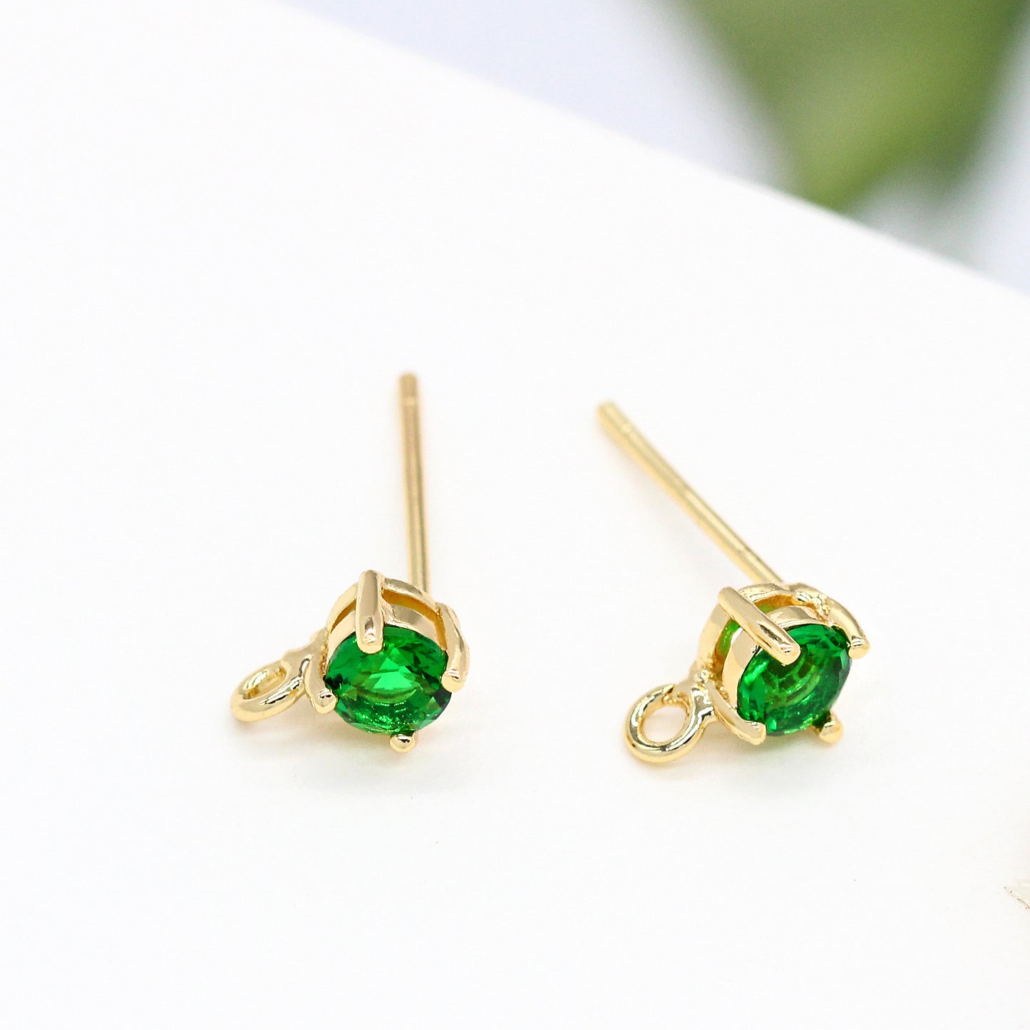 20 boucles d'oreilles à tige en pierre ronde avec boucle 14K GF, ornées de strass