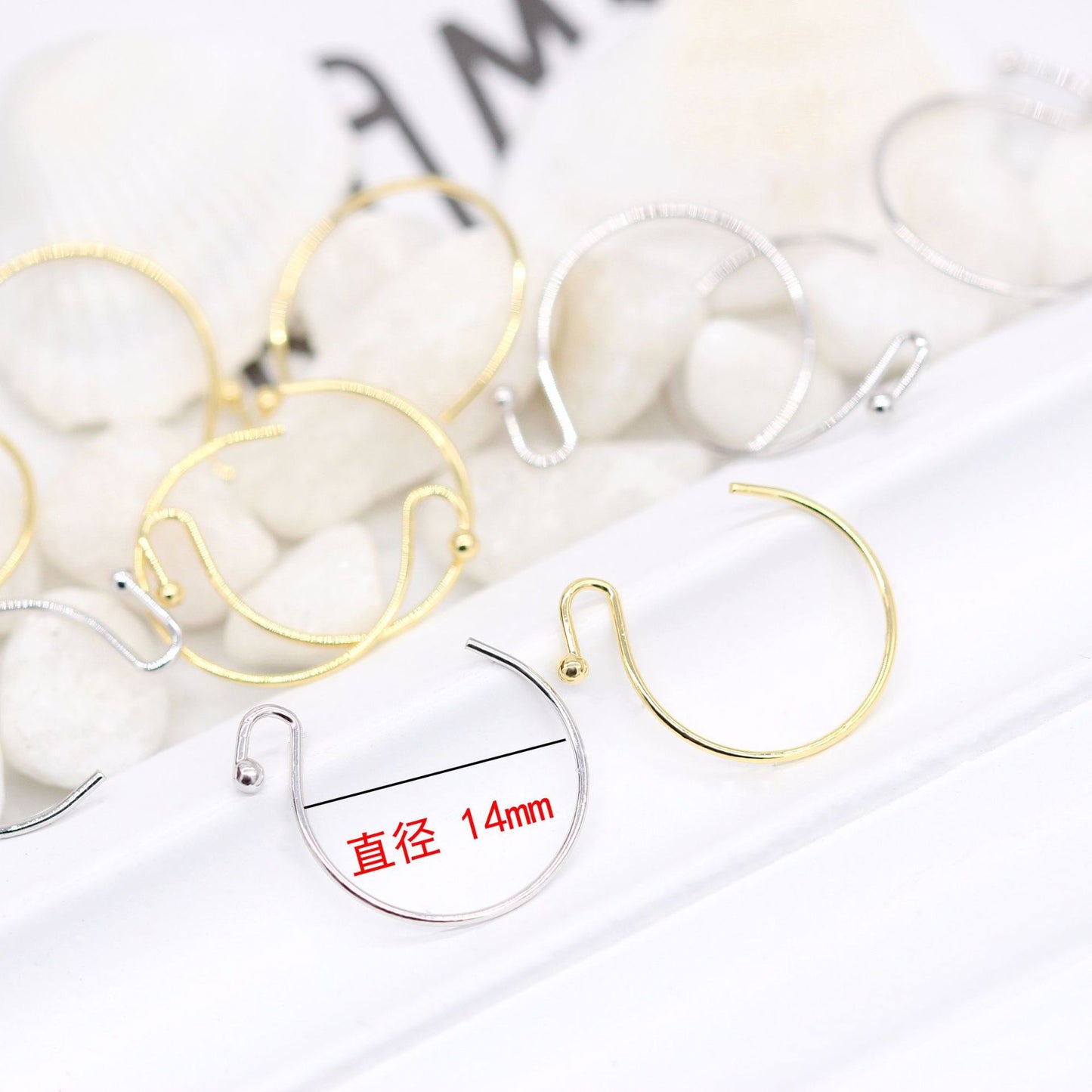 20 schlichte runde Hakenohrringe aus 14-karätigem GF