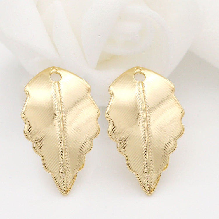 10 gebogene Blatt-Charm-Anhänger aus 14 Karat GF