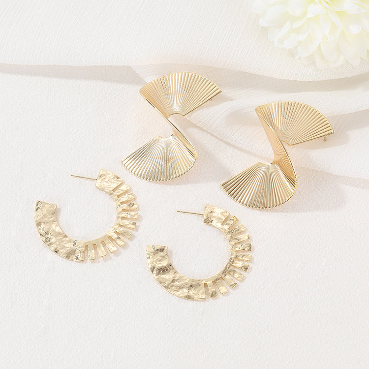 4 boucles d'oreilles à tige sculptées incurvées 14K GF Earing
