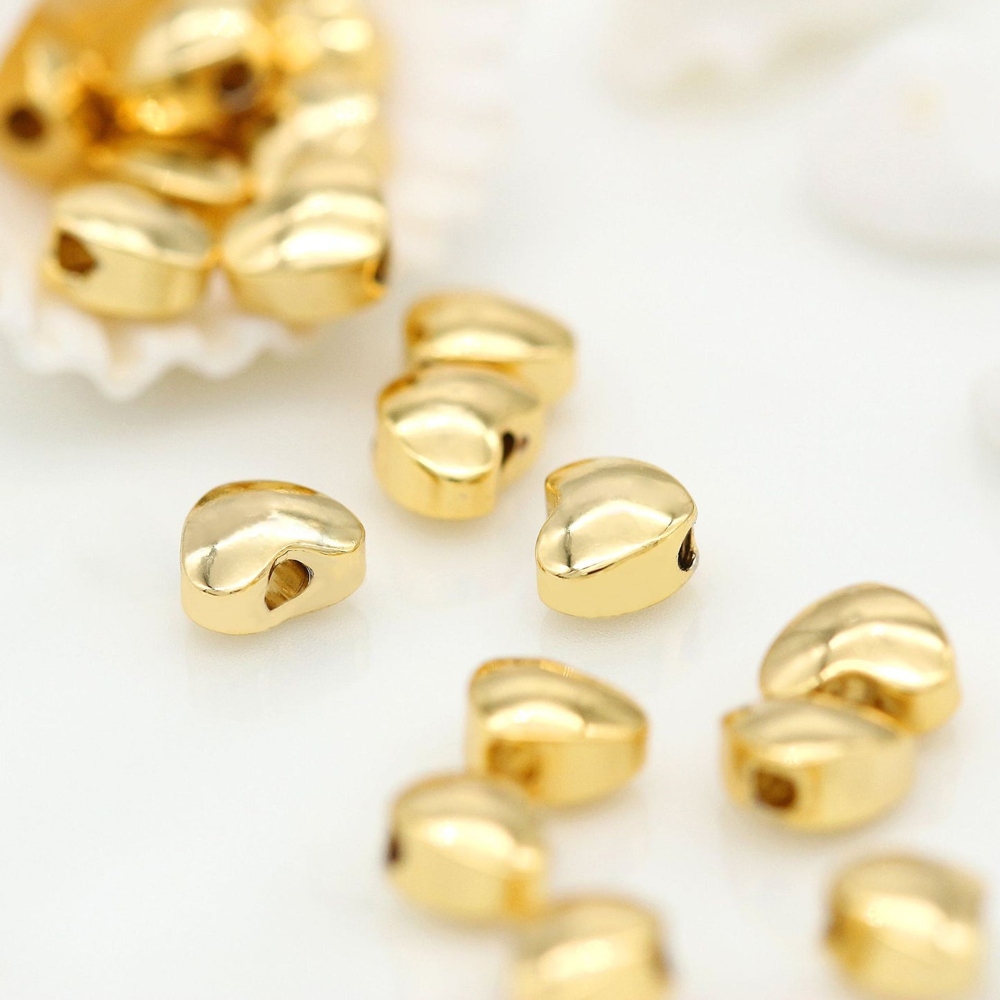 10 minuscules perles de cœur brillantes 14K GF Charm Beadwork Spacer