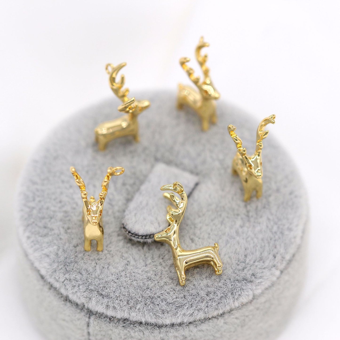 Pendentif à breloque 5 rennes 14K GF