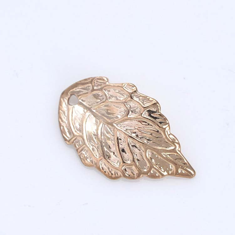 Pendentif à breloque feuille incurvée 50 14K GF