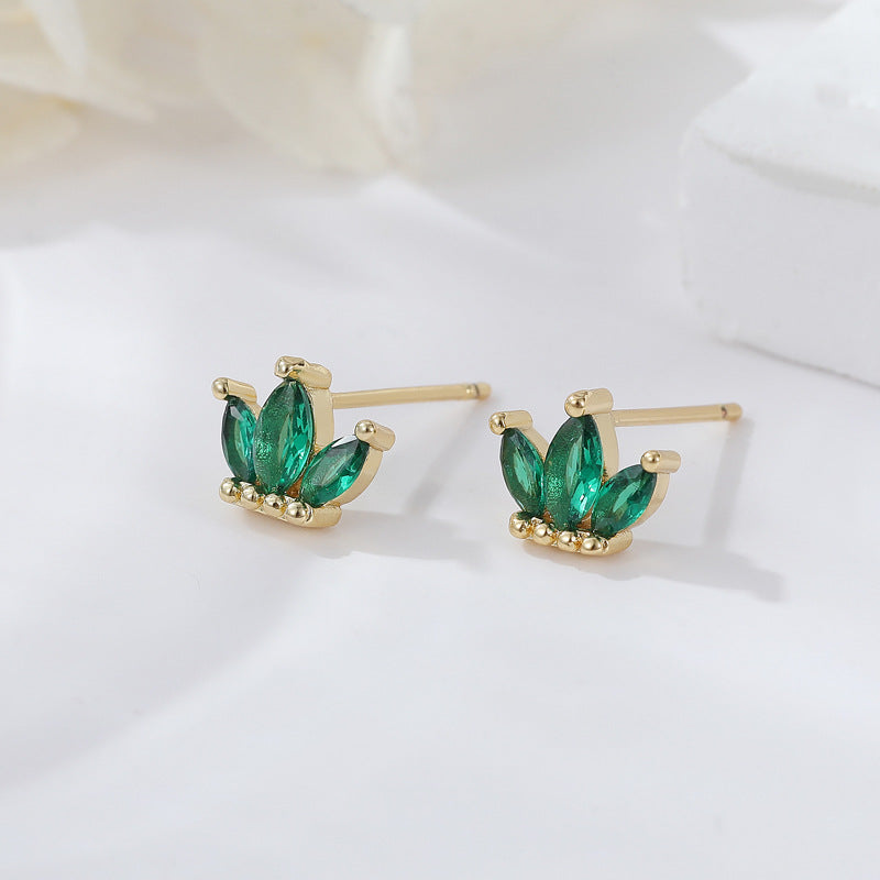 4 boucles d'oreilles à tige avec couronne à trois feuilles, ornées de strass 14K GF