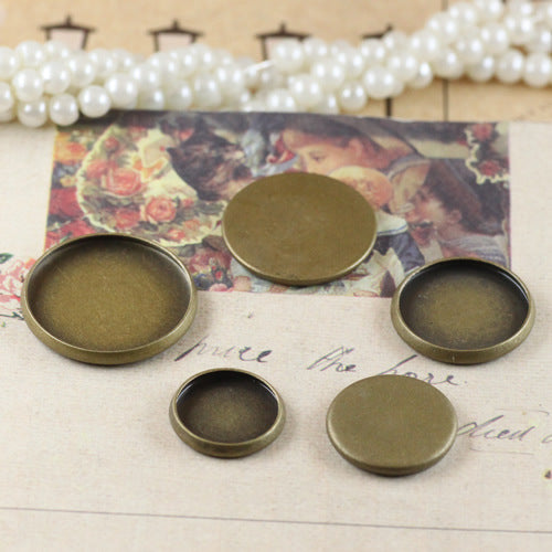 100 Plain Edge Bezel Cup Charm Flat Back Paramètres Antique Bronze 8mm - 25mm Rond Cabochon Strass Zircon Gemstone Blank Base