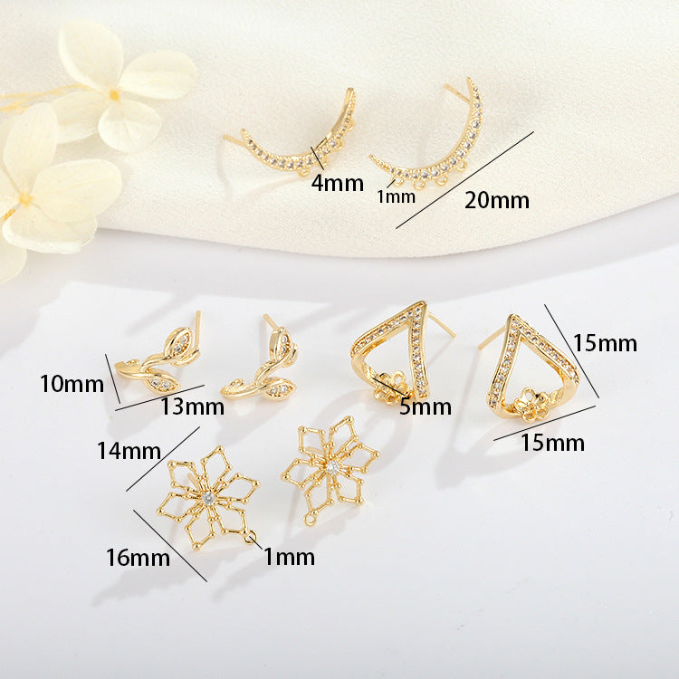 4 florale Kreis-Ohrstecker mit Öse, 14-Karat-GF-Strassverzierung