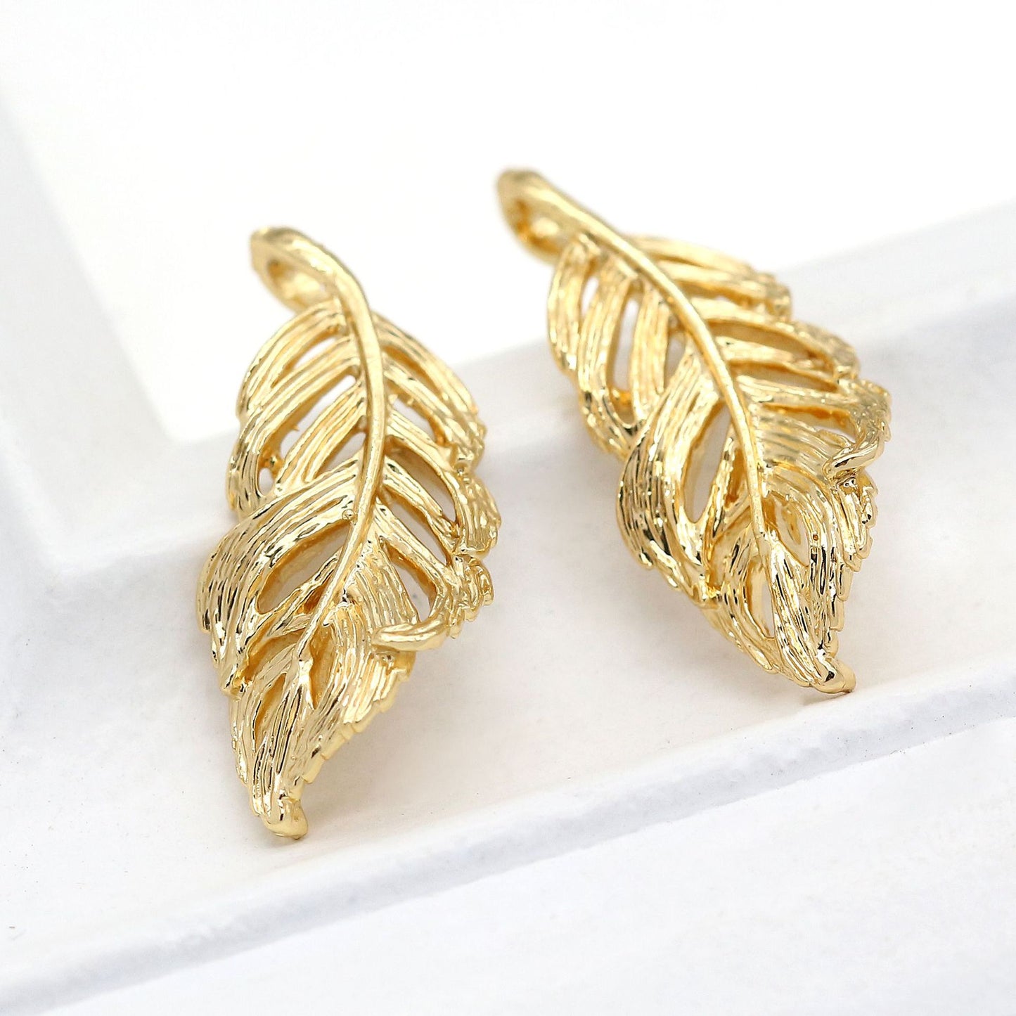 10 Feder-Charm-Anhänger 14K GF