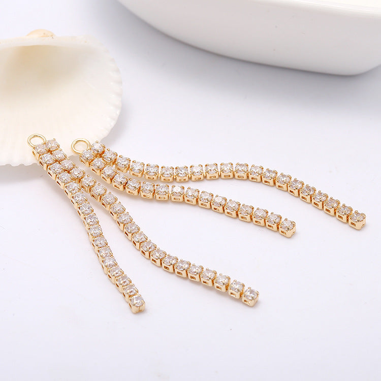 Pendentif à breloque pompon chaîne à 2 griffes orné de strass 14K GF