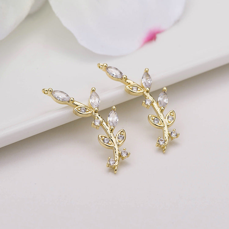 2 connecteurs de charme de branche de feuille courbée à double boucle ornés de strass 14K GF
