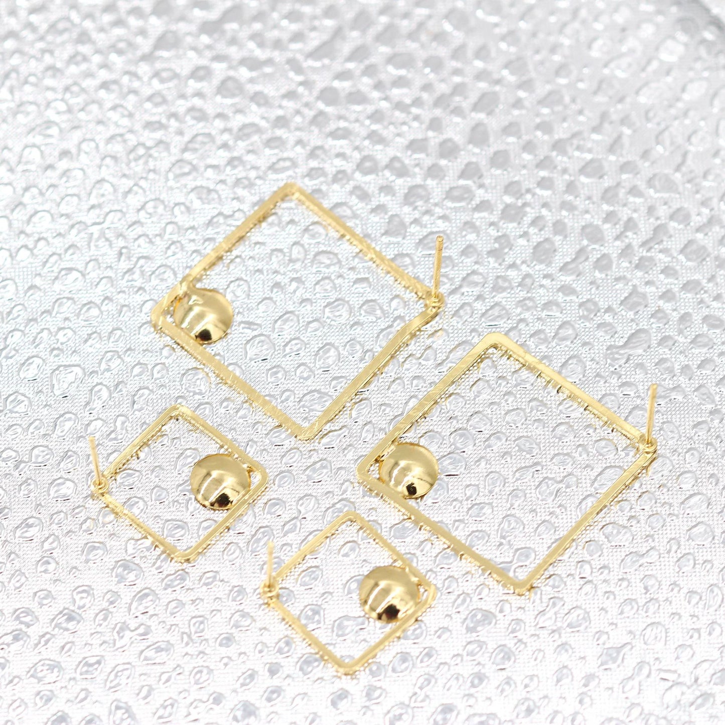 40 quadratische Kreis-Ohrstecker, 14 K GF, ohne Löcher, Perlen, blanko