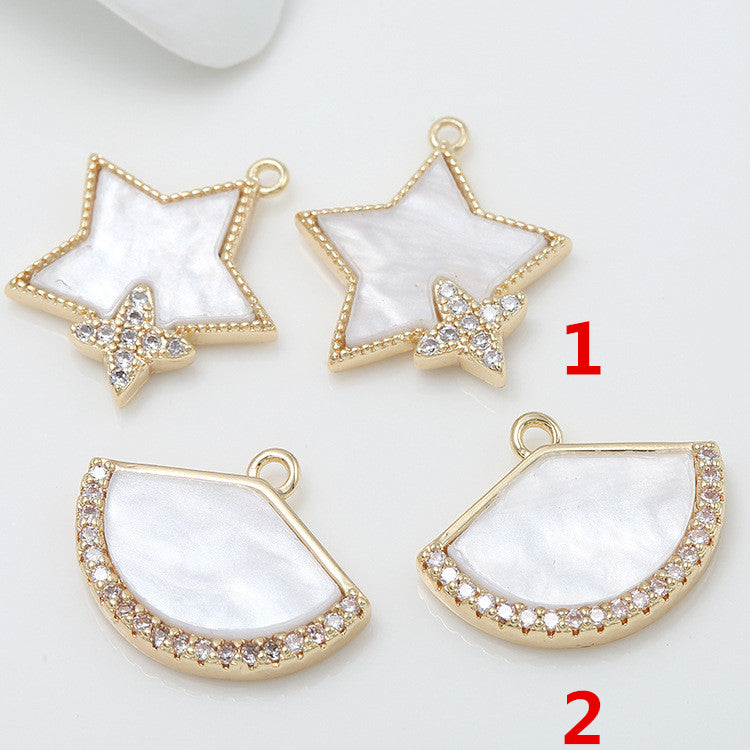 Pendentif à breloque en forme d'éventail 2 étoiles, coquille ornée de strass, 14K GF