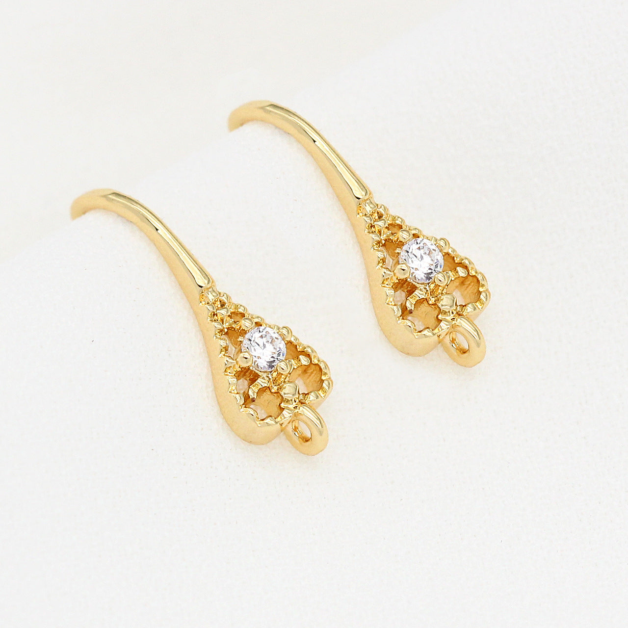 Boucles d'oreilles à 4 crochets avec boucle ornée de strass 14K GF