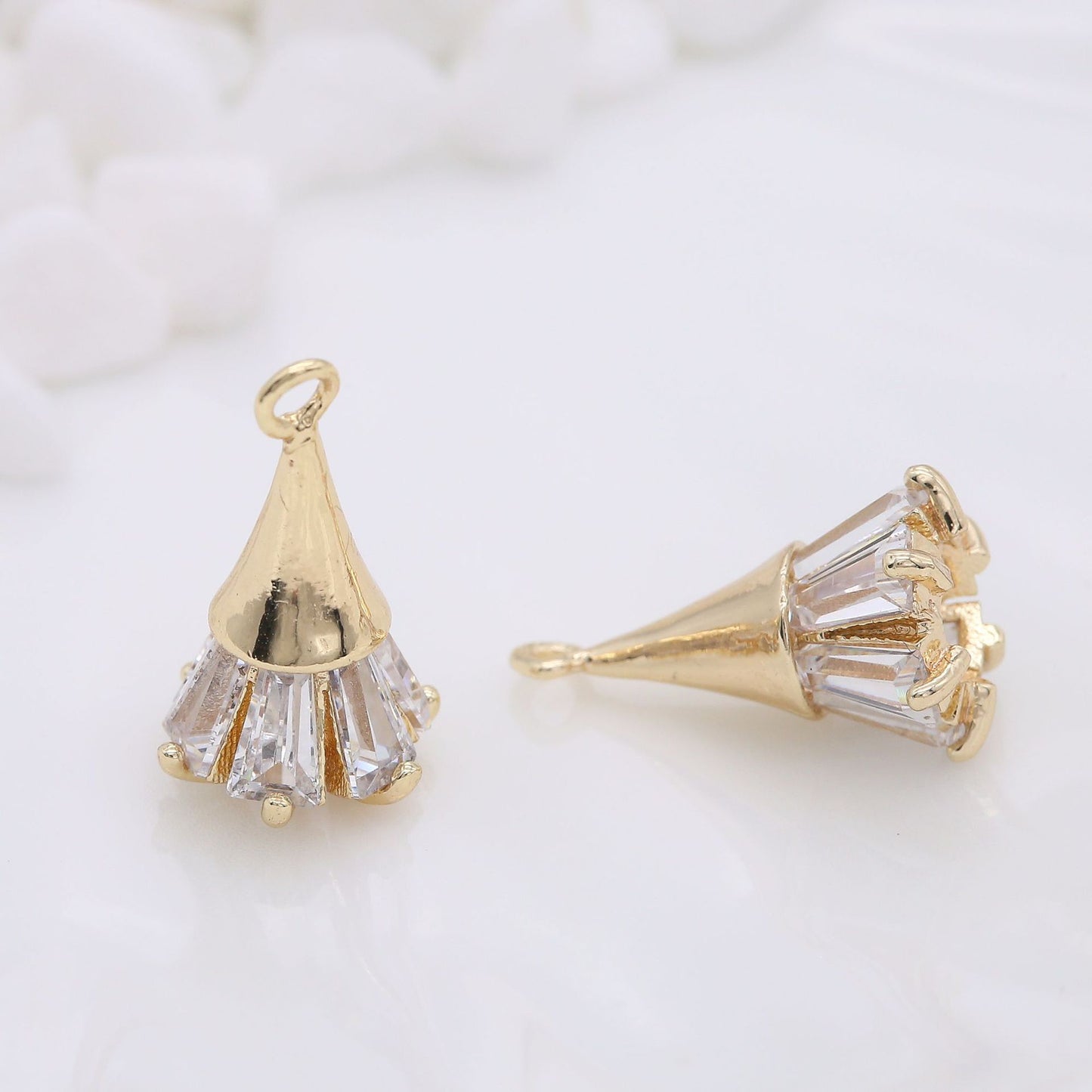 Pendentif à breloque à 2 cônes orné de strass 14K GF
