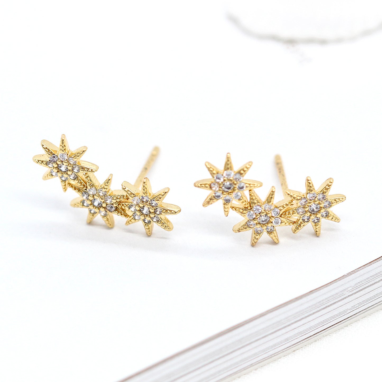 4 boucles d'oreilles trois étoiles à tige ornées de strass 14K GF