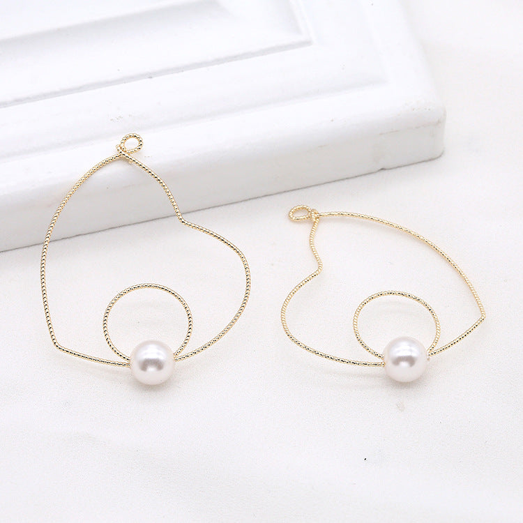 Pendentif à breloque cercle de 10 cœurs orné de perles 14K GF