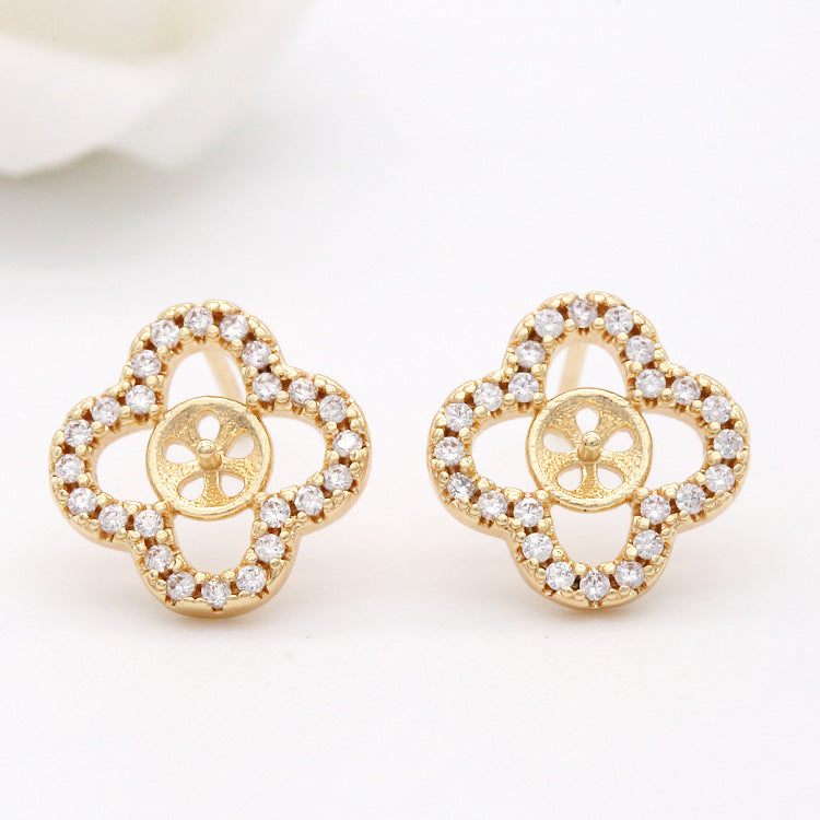 4 boucles d'oreilles florales à tige ornées de strass 14 carats GF, perles semi-percées vierges