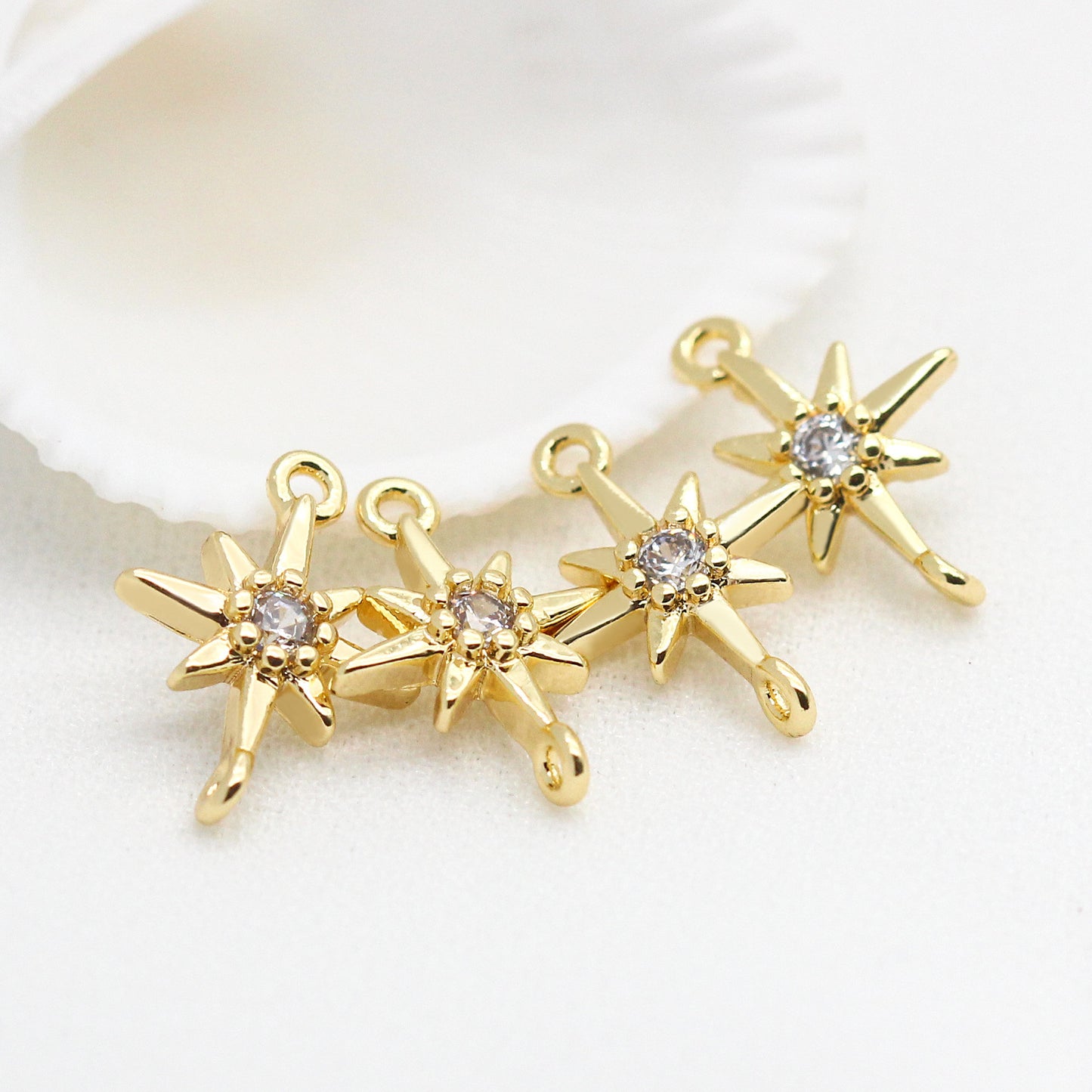 20 connecteurs de charme étoile à double boucle ornés de strass 14K GF