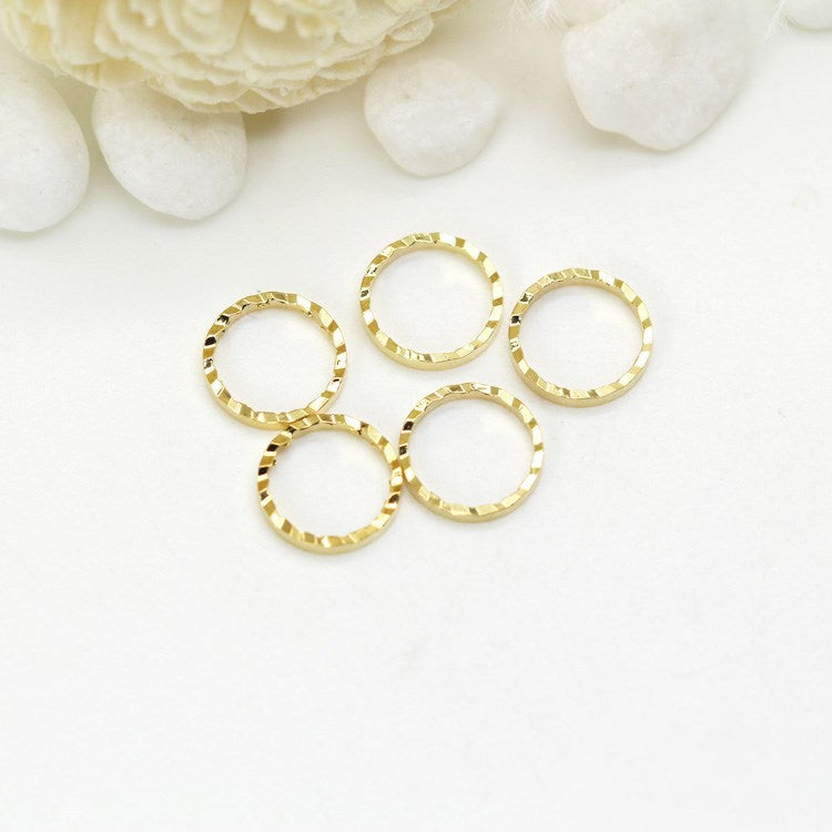 100 geschnitzte runde Kreis-Charm-Anhänger aus 14 Karat GF