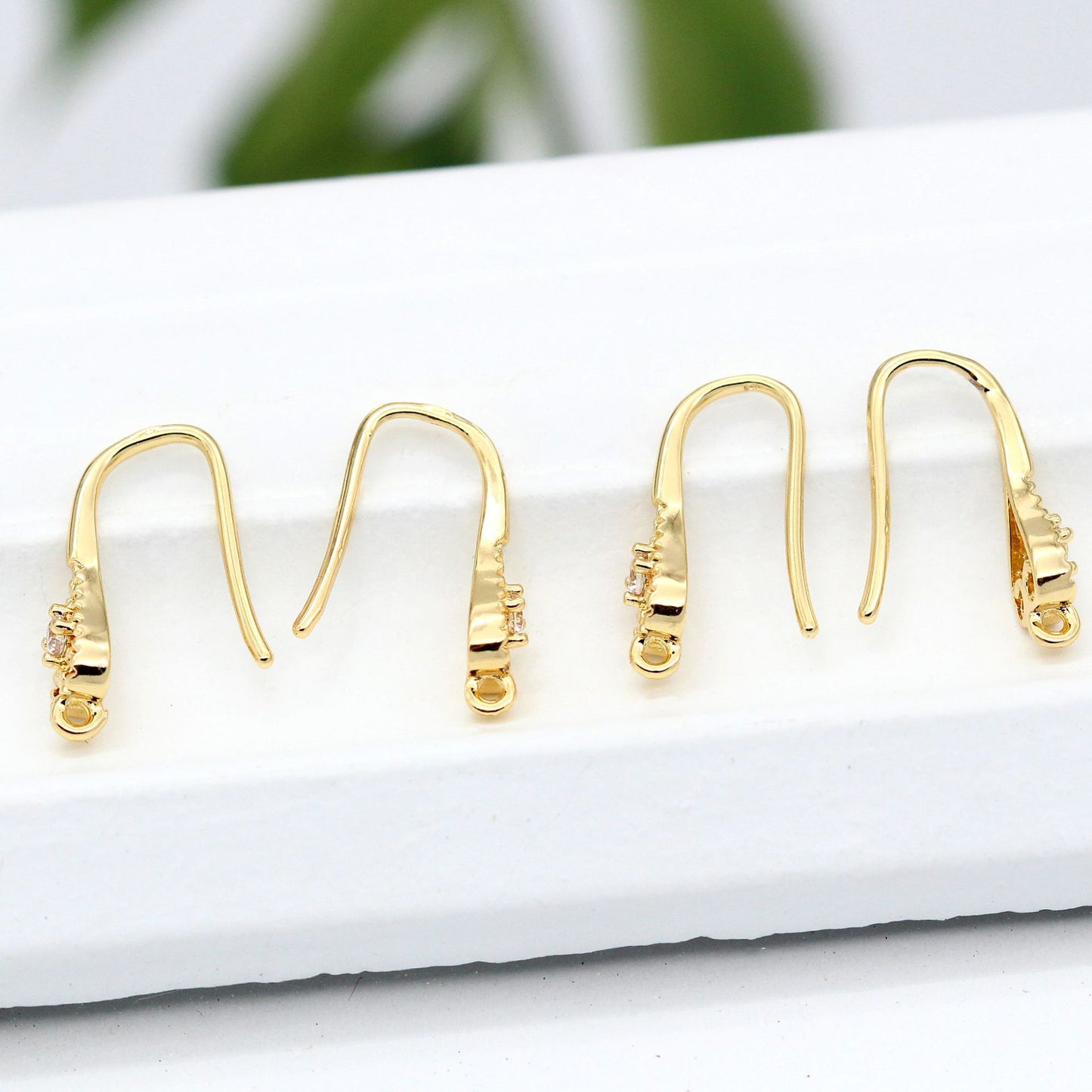 Boucles d'oreilles à 4 crochets avec boucle ornée de strass 14K GF