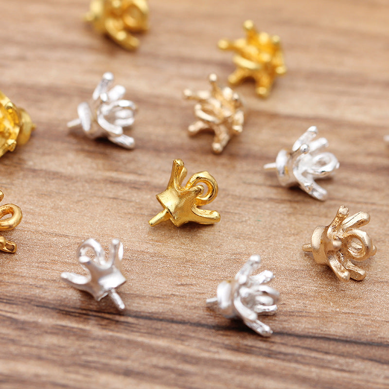 200 filigrane Kronkorkenbecher mit Schlaufen-Charm-Anhänger, halbgebohrte Perle, Bügel oben, 18 kg