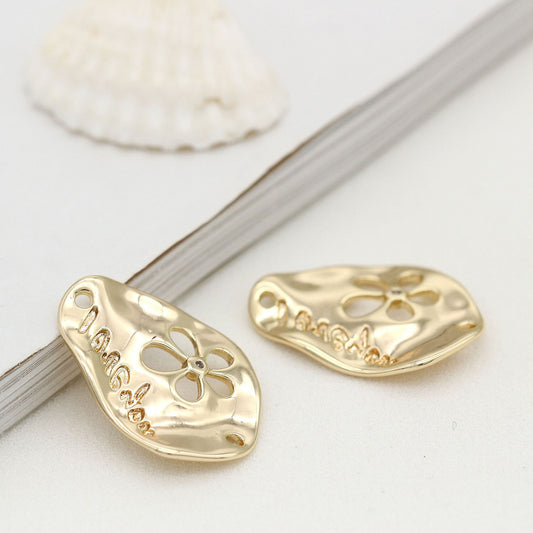 2 connecteurs de charme de pièce florale martelée à double boucle strass embellis 14K GF