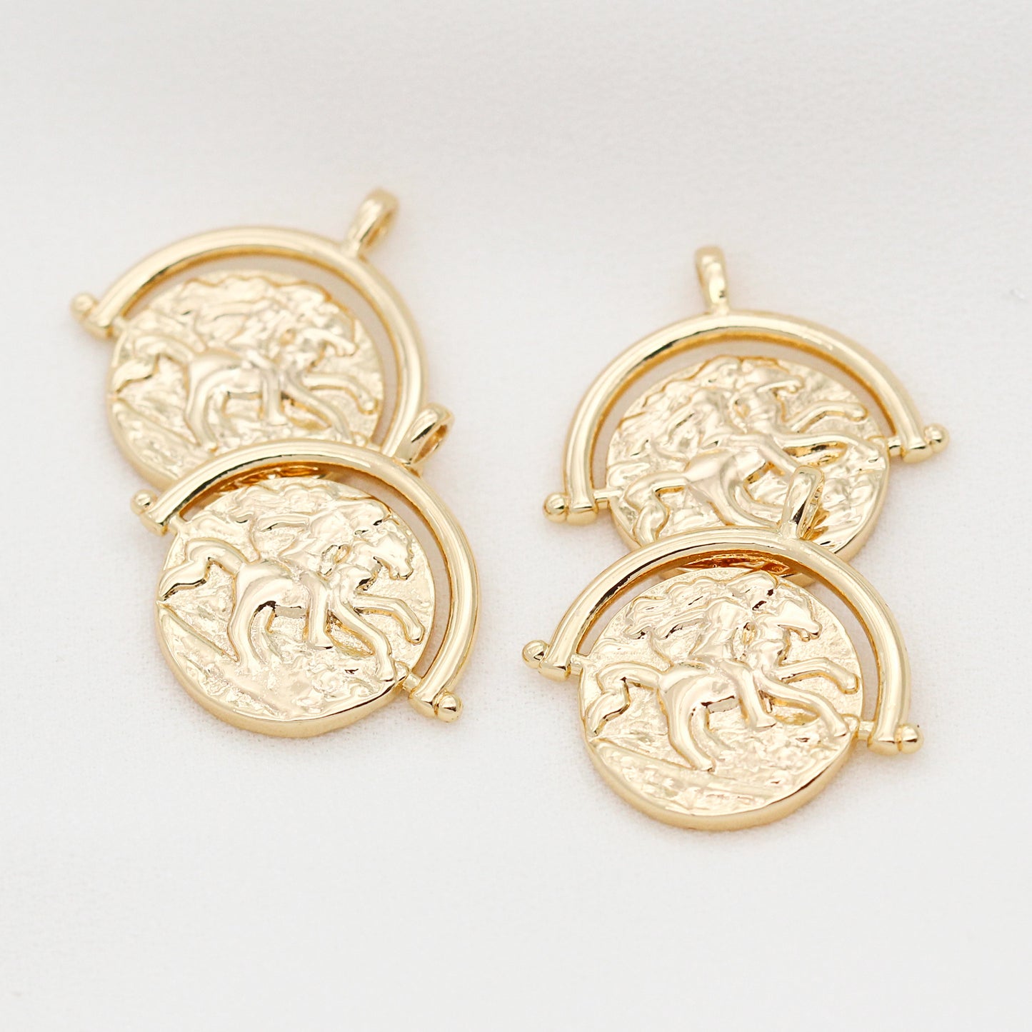 20 Pendentif de charme de pièce de monnaie de cavalier sur cheval 14K GF