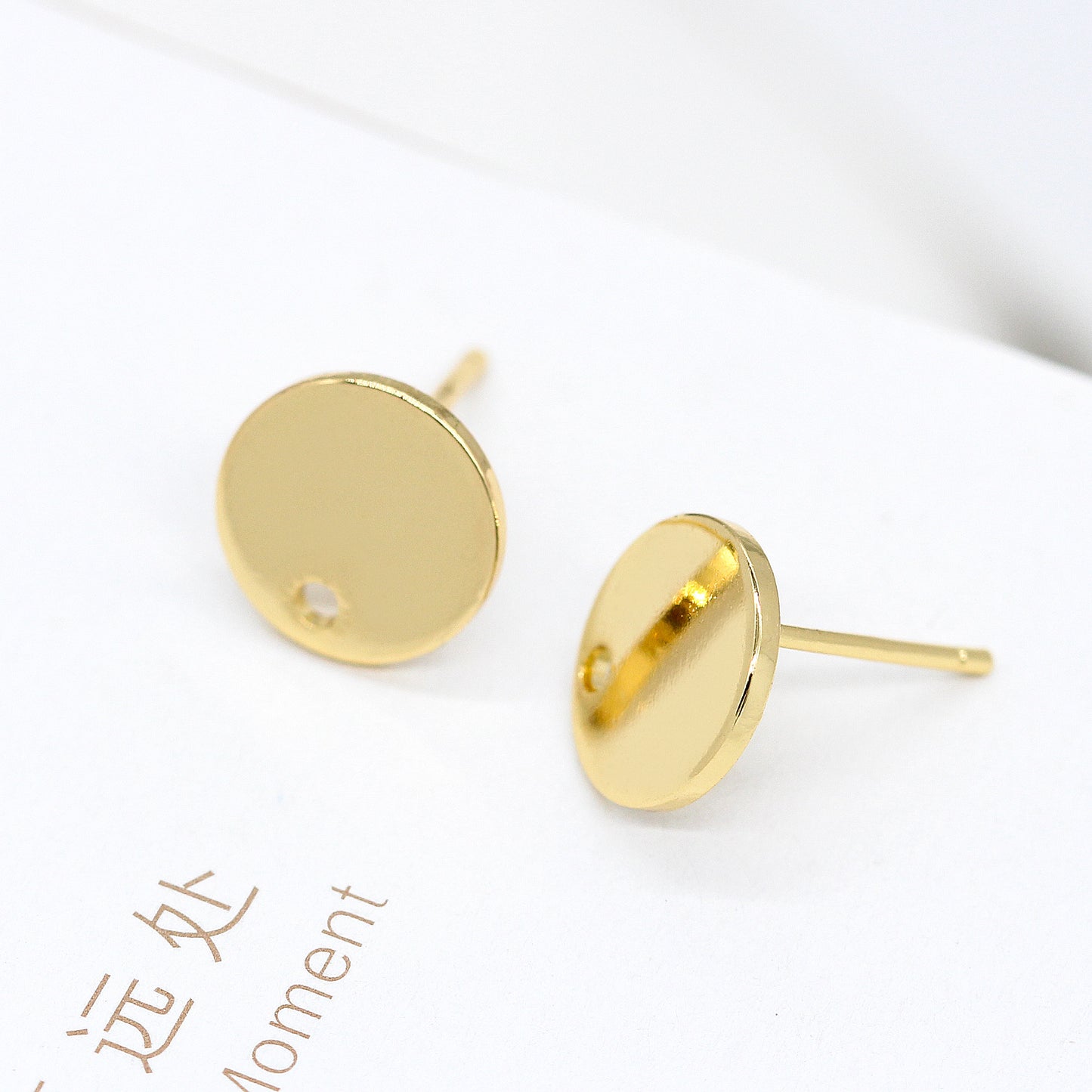 40 boucles d'oreilles rondes brillantes avec trou 14K GF, Base de cabochon vierge