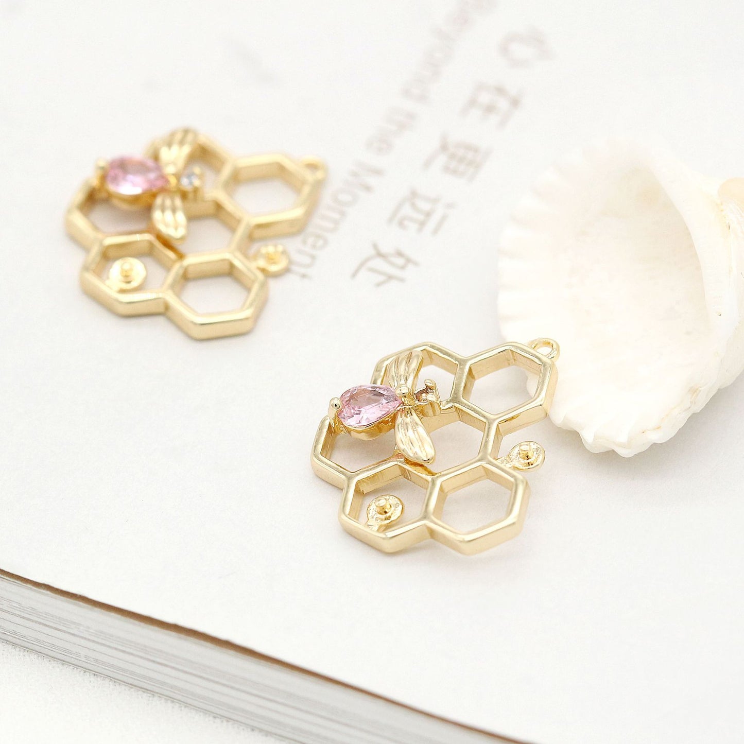 2 pendentif à breloque abeille en nid d'abeille strass embelli 14K GF perle à moitié percée perle vierge