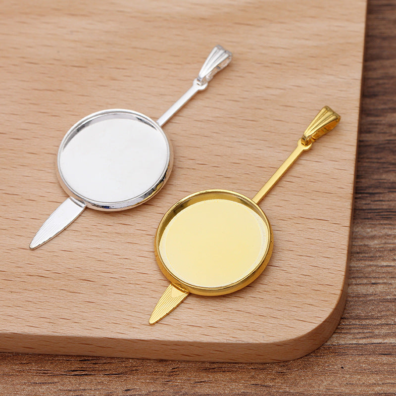 100 pendentif à breloque flèche 18KGP 20mm cabochon rond Base vierge réglage de la pièce de pierre précieuse