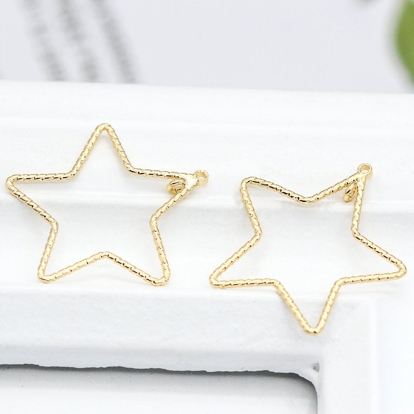 20 pendentif à breloque cercle étoile sculpté à double boucle 14K GF